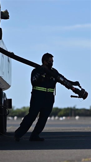 Fuel is at the root of how our Joint mission moves — ships, cargo, lift, sustainment, all of it. Today we co-hosted our first ever U.S. Refiner’s Summit with Defense Logistics Agency (DLA) which brought major industry pros to one spot to talk how fuel supports our mission. Today was about aligning our vision so all of us can be ready, united, and decisive. Read more here: https://dvidshub.net/r/1kbxhh | U.S. Transportation Command (USTRANSCOM)