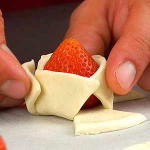 4.8M views · 10K reactions | 6 ideas geniales para usar fresas en tu cocina Guárdalo en Pinterest: https://bit.ly/2PjcaXG Todos los detalles: https://youtu.be/8aXdYgWVHI8 | Riquísimo | Facebook