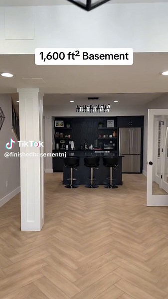 Luxurious 1,600 ft² Basement Design for Ultimate Comfort