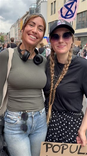 28K views · 2.1K reactions | Danke für euren großen Einsatz heute bei der Demo gegen die Erschießung der Affen im Tierpark Nürnberg  Es ist schön zu sehen, dass ihr den fachlich überhaupt nicht tragenden Aussagen etwas entgegen setzt, nämlich Vernunft und Menschlichkeit. Danke schön: Euer Marky Dr. Mark Benecke Mark mit Animal Rebellion Deutschland Great Ape Project Tiergarten Nürnberg | Dr. Mark Benecke | Facebook