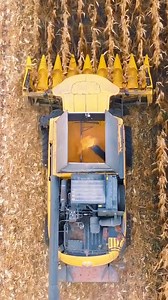 The first video on the YouTube channel. Follow the link. ▶️ https://youtu.be/2wSE8ejJJYM?si=IC01EiHlACXOEWrI #farm #farming #agriculture #agro #agronomia #reels | Agro Shorts