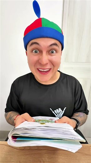 THE NEW COOL TEACHER 😎👩🏼‍🏫 #funny