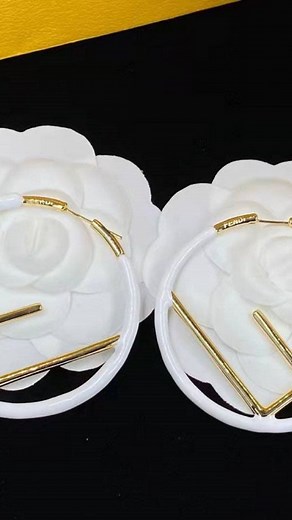 NEW Earrings, Brooches and Necklaces added! Photographer: @N3K Photo Studios Hair/Makeup: Yours Truly😁 ❤️❤️❤️😁😁I 🙏🏽NEWWW!!! More goodies on the way!!!! #mourimanibeauty #fashion #jewelry #accessories #hatslover #customjewelry #custommade #custombracelets #fashionaccessories #beadedjewelry #beadbracelets #fashionaccessories #blingaccesories #glassbeads #costumejewelry #eyelashes #mourimanilashes #fashionaccessories #bangles #mourimanibeauty #brooches #luxury #fashion #sunglasses #mourimanibe