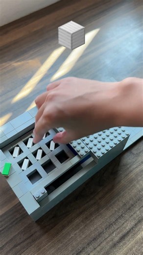 Crafting Minecraft Block of Iron BUT Lego!