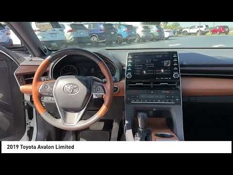 2019 Toyota Avalon Limited Used 40232B