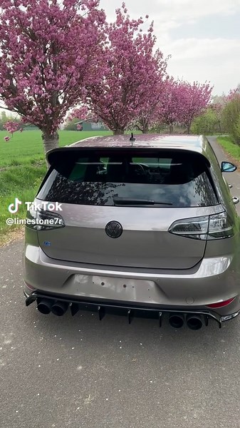 Cherry Trees Golf R Pops and Bangs Experience