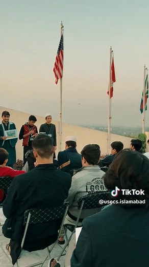 Today’s session focused on enhancing students’ observation, imagination, and English communication skills. Students described pictures in their own words, practiced sentence building, and shared creative ideas with confidence. A fun and interactive activity that helped improve speaking and critical thinking! #USECSIslamabad #DailyActivity #PictureDescription #EnglishLearning #StudentSkills #CampusLife #islamabad #SpokenEnglish #Englishlanguage #usecsenglishdiploma #lehtrarroad Islamabad Campus P