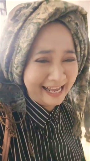 Sundanese comedian Mak Saroh! Make Over MASTERSHADE ARCHI/TECH.