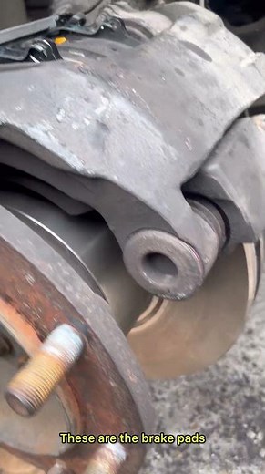 Voici comment fonctionne un système de freinage pneumatique sur un poid lourd. #1