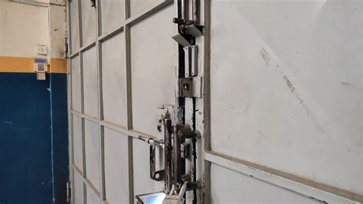 🔊 3.1 Channel system (1 subwoofer 3 small speakers) 🔊 12000W PMPO maximum sound power 🔊 Bluetooth – connect phone or laptop wirelessly 🔊 USB & SD card support for playing music 🔊 FM Radio built-in 🔊 AUX input for TV, DVD, or computer 🔊 Remote control included 🔊 LED display on the main unit 🔊 X-BASS technology for deep bass sound #jumiakenya #monesh #nakurucity #electronics #