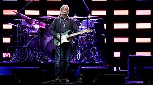 Lirik Lagu Wonderful Tonight - Eric Clapton