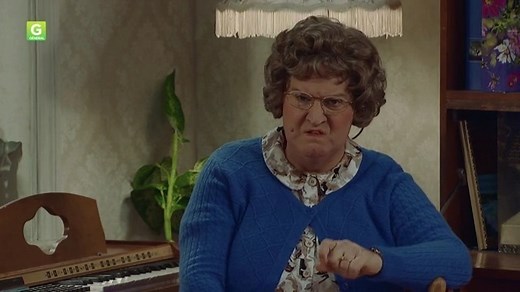 Madame Lebrun, Saison 4 📺 Ce soir à 20h! Qu'est-ce qui est mieux: une chanson composée par Germaine ou une pièce de théâtre écrite par Joyce? 🎵🎭 | Madame Lebrun