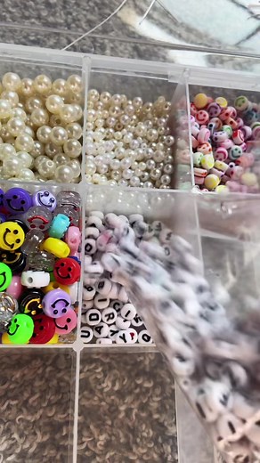 asmr 😮😮 #katespadenyonthemove #fypシ #CinderellaMovie #beads #organizing #preppyjewelry #viral #beadedjewelry #etsy #asmr #smallbusiness