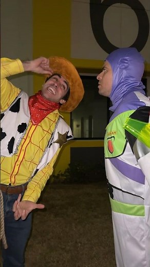 Woody vs Buzz! 🤠👨‍🚀😂 #toystory #pixar