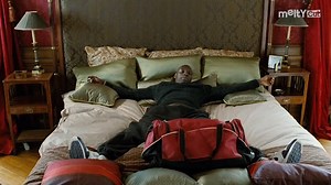 2.5M views · 10K reactions | Les premiers pas de Driss chez Philippe dans Intouchables, c'est pas gagné  | Les Meilleures Scènes | Facebook