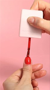 EASY PEASY MANI 🤩 Spécifiquement conçu pour rendre les manucures easy et accessibles à tous, ****le nouvel applicateur Mani Helper facilite la pose de vernis. 💅 Compatible avec tous les vernis Manucurist, son format incurvé en contrepoids permet de réduire les tremblements pour une application nette et précise ! 😍 Specifically designed to make manicures easy and accessible to all, the new Mani Helper tool makes polish application a breeze. 💅 Compatible with all Manucurist nail polish bottles