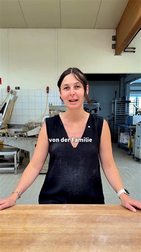 Vollkorn ist NICHT zu gesund um gut zu schmecken!! ❌ Bei uns zumindest nicht! 🙏 Auch wenn in vielen Köpfen Vollkorn immer noch als „Kurprodukt“ deklariert wird, so passiert hier stetig ein wichtiger Wandel. Denn Vollkorn muss nicht anders schmecken als herkömmliche Backwaren, tut deinem Körper aber gut und ist ein leckerer Genuss. 😋 Wann greifst du zum Vollkorngebäck? #Gradwohl #Vollkorn #Bio #Bäckerei #Vollwert | Gradwohl