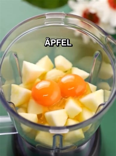 Gesunder Apfel-Zimt-Kuchen ohne raffinierten Zucker! 🍎💪 Einfach mixen, backen und genießen. Perfekt als Snack oder Frühstück. Speichere das Rezept und probiere es aus! #gesundbacken #apfelkuchen #einfacherezepte #gesundsnacken #zuckerfrei