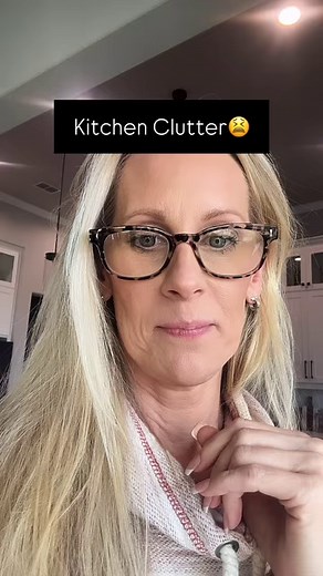 Feeling overwhelmed by kitchen clutter? 🍴 It’s time to take control and create a space that works for you. 💪 Here are 10 items you should consider purging to make your kitchen more organized and functional: 1. **Expired Spices and Condiments:** - Check those expiration dates and toss anything expired or flavorless. 🧂 2. **Duplicate Utensils:** - Keep only what you use regularly and get rid of the duplicates. 🍴 3. **Old or Damaged Tupperware:** - Say goodbye to stained, cracked, or lidless Tu