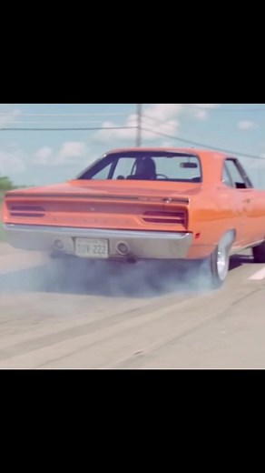 Moments in Fashion su TikTok