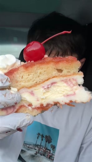 Late night Cheesecake Factory mukbang