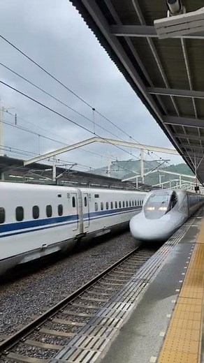 新幹線速すぎてヤバイ 外国人で無くとも驚く
