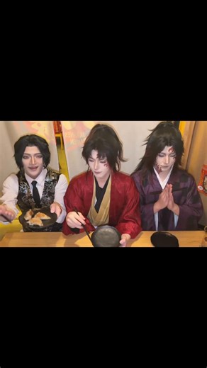 Kobi Wong on Instagram: "Yoriichi threw it to Muzan like it was garbage 😂 #鬼滅の刃 #kokushibo #muzan #yoriichi #kimetsunoyaibacosplay #muzankibutsujicosplay #muzankibutsuji #kibutsujimuzan #muzankibutsujiedit #kokushibou #yoriichitsugikuni #kobicosplaylife"