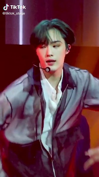 CIX Hyunsuk Cam Numb Performance | Live from Seoul