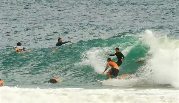 Here's a Video of Snapper Rocks Surfers Just Barely Avoiding Maiming Each Other