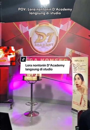 Lora nontonin D’Academy di studionya langsung nih 😱✨ #imploracosmetics #implora #beranijadiaku #dacademy7 #dacademy