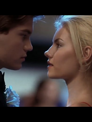 The girl next door - The Prom #thegirlnextdoor #elishacuthbert #emilehirsch #2000 #fyp