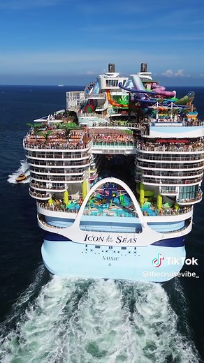 Icon of the Seas: Biggest Cruise Ship Steals the Show