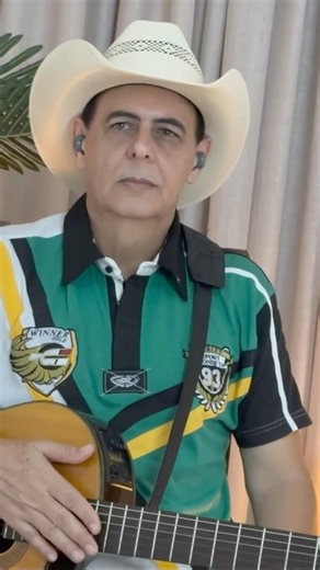 Coração Dói, Dói, Dói 4 - Trio Parada Bruta (Leone, Leonito e Maestro Marinho) - Leonito