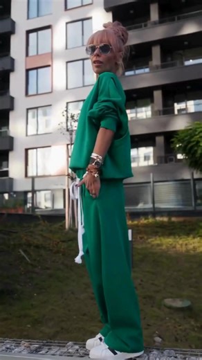 This Christmas, choose style with attitude. Up to 60% OFF on your favorite pieces. Because confidence is the best gift. | Locker Room