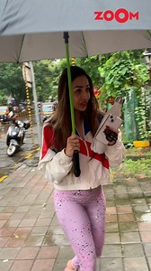 #MalaikaArora papped outside her yoga centre in Bandra📸 #zoomtv #zoompapz #celebrityspotted #bollywood #bollywoodactress | Zoom TV