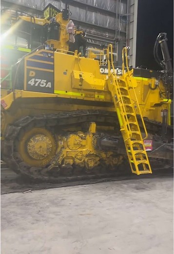 How good are these boat anchors 🤣#fixinshit #mining #bulldozer #coal