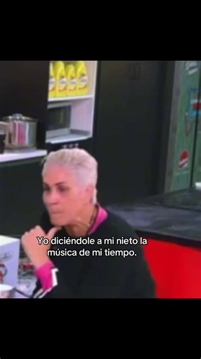Mas buena que yo ni volviendo a nacer letra - ¿Cuál chapa si tú no tienes?