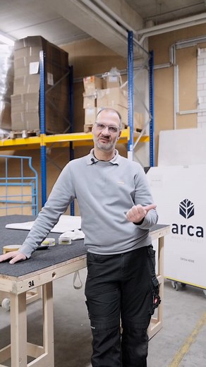 🚛 25 Jahre Leidenschaft für Kunst & Logistik! 🚛🎨 Seit 25 Jahren ist Sven Teil des hasenkamp-Teams – das bedeutet: die Hälfte seines Lebens setzt er sich mit voller Verantwortung für den sicheren Transport wertvoller Kunstwerke ein. Seine Arbeit als Fahrer und Kunstpacker ist umfangreich, verantwortungsvoll und spannend. Jedes Kunstwerk erzählt eine Geschichte, und Sven sorgt mit seiner Erfahrung dafür, dass diese sicher an ihren Bestimmungsort gelangt. Ein Vierteljahrhundert bei hasenkamp – u