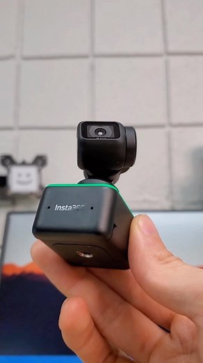 @insta360 on Instagram: "The ONLY webcam that will never leave you hanging 👀 👀 📸 @Mr.yeester with Insta360 Link #insta360 #insta360Link #webcam #airpowered #onlinemeeting #wfh #gamingsetup"