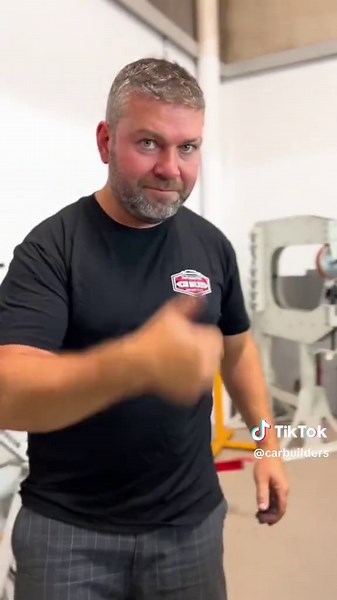 #throwbacktuesday to Russ knocking out the #barwork #fabrication on the #4runner #4x4 #4wd