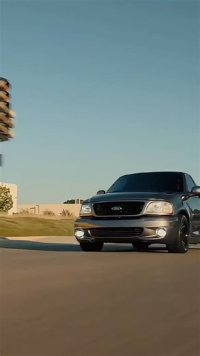 MGCstoping on Instagram: "Dodge Ram SRT 10 vs Ford F 150 Lightning #dodgeramsrt10 #fordlightning #potencia #autosamericanos #america #ram #ford"