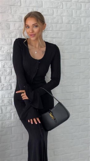 Favoritestore_clothes жіночий одяг on Instagram: "Вишукана сукня , котра підійде як на кожен день так і для урочистої події ✨ Елегантна та ніжна , сідає по фігурі 🥰 ⠀ ▫️Матеріал: м’який трикотаж з візерунком ▫️Колір: чорний , молоко ▫️Розміри: XS-S, M-L ⠀ Ціна: 2297 грн В наявності Арт 1457 На моделі розмір : XS-S Параметри моделі: 89-59-89 Зріст 173 см ➖➖➖➖➖➖➖➖➖➖ Наш магазин : 📍м. Харків, вул Сумська 100 ( навпроти РАГСу ) F.Store_Instashop"