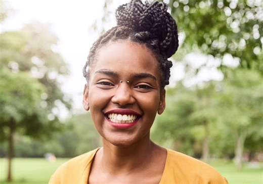 Bridge-Piercing: Alle wichtigen Infos zum Nasenrückenpiercing