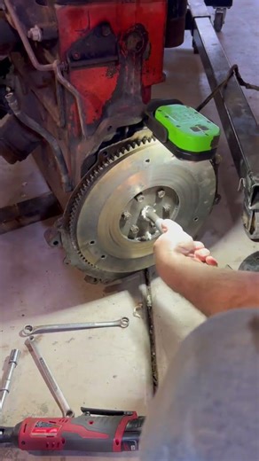 How do you remove pilot bushings? Bread, grease, wet newspaper or something else? #hack #physics