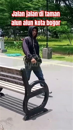 jalan jalan di taman alun alun kota bogor @Syandi77 #syandi77