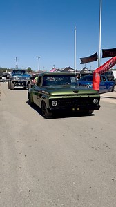 Ford F-100 Step Side Rolling Through Lonestar Throwdown #sickslammedtrucks #f100 #sicktrucks | SICK Slammed Trucks