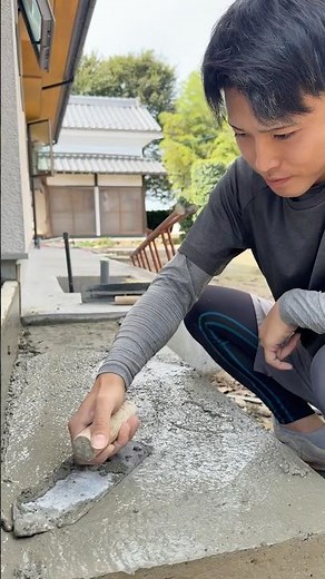 【職人の技】豆砂利洗い出しの土間玄関を施工する左官職人の作業をひたすら見てみた!?|埼玉県で高気密高断熱のバランスのいい木の家をデザインする工務店#工務店 #shorts