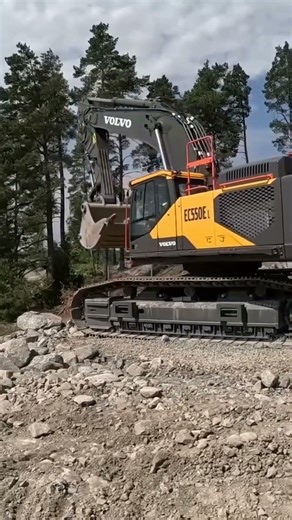 XCMG 793F: The Colossal Mining Powerhouse! 🔥