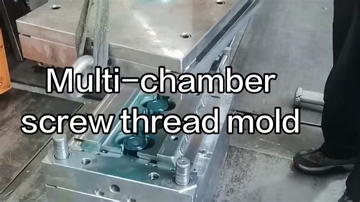 Multi-chamber screw thread mold