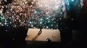 89K views · 5.3K reactions | A gente já divulgou uns 200 vídeos do Travis Scott cantando "Goosebumps", mas pelo amor... olha isso aqui. Showzinho na Holanda. | Rap 24 Horas | Facebook